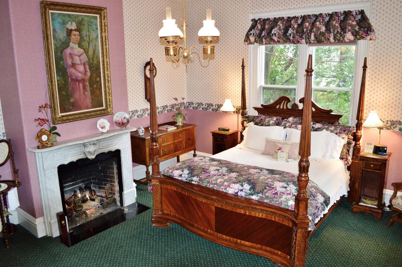 The Gables Wine Country Inn Санта Роза Стая снимка