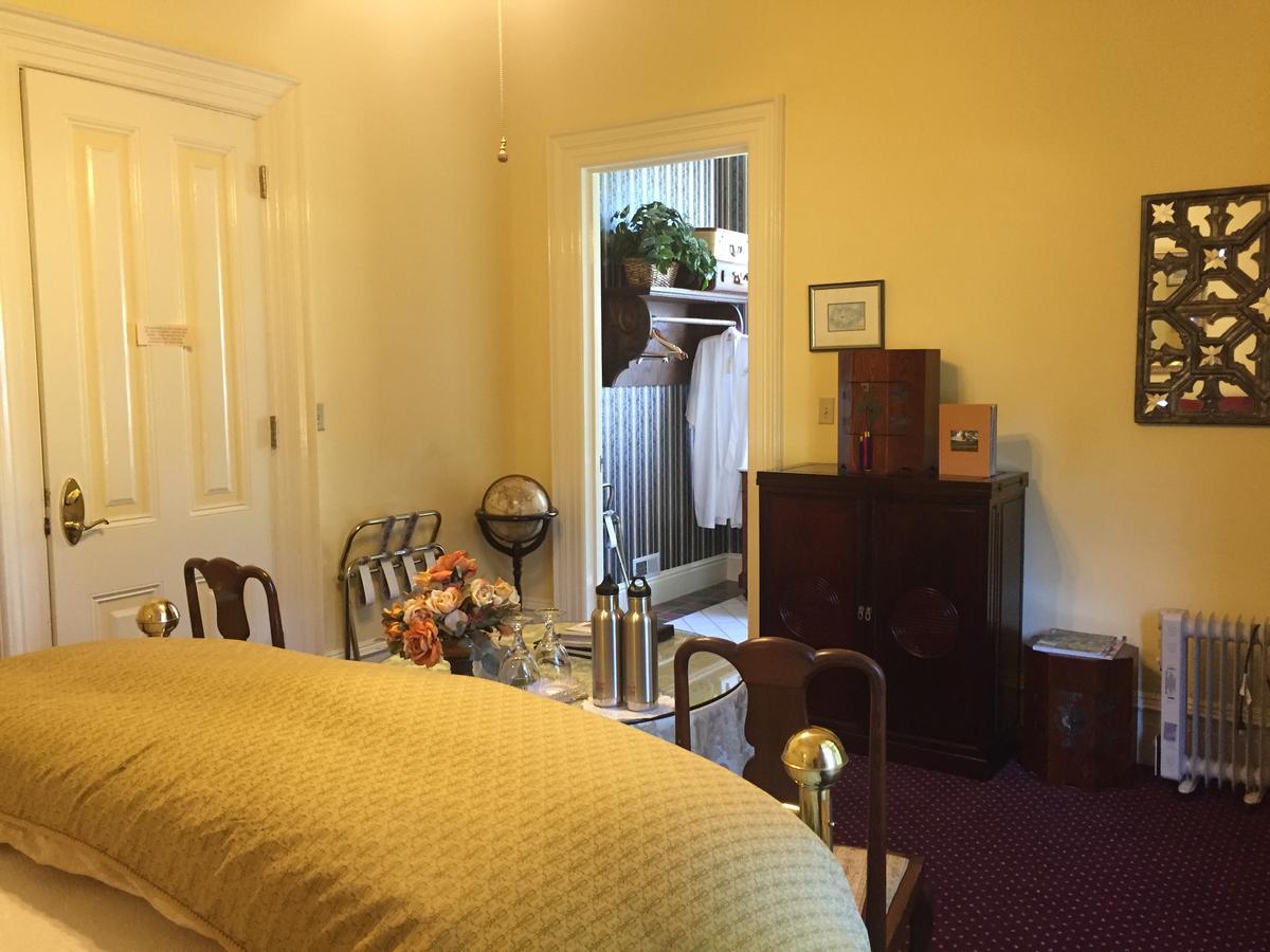 The Gables Wine Country Inn Санта Роза Стая снимка